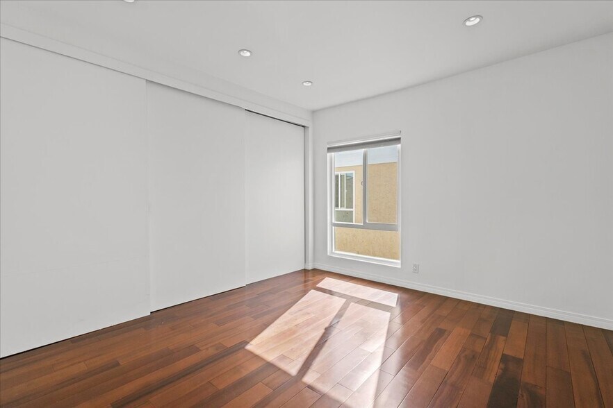 Building Photo - 1238 18th St