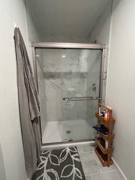 Building Photo - 806 Nelly Ln