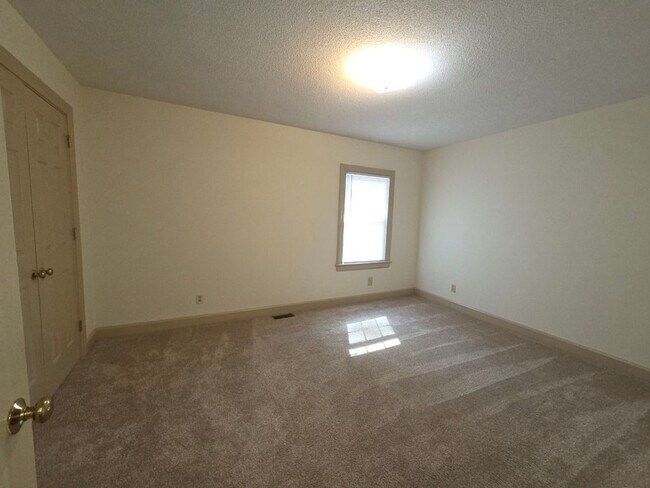 Building Photo - 311 Moyton Ave