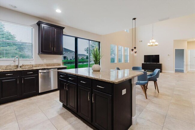 Building Photo - 1389 Heritage Landings Dr
