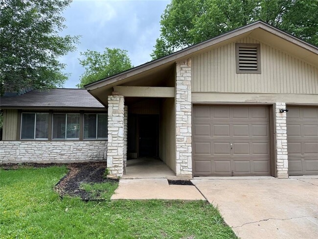 Building Photo - 610 Chisholm Valley Dr