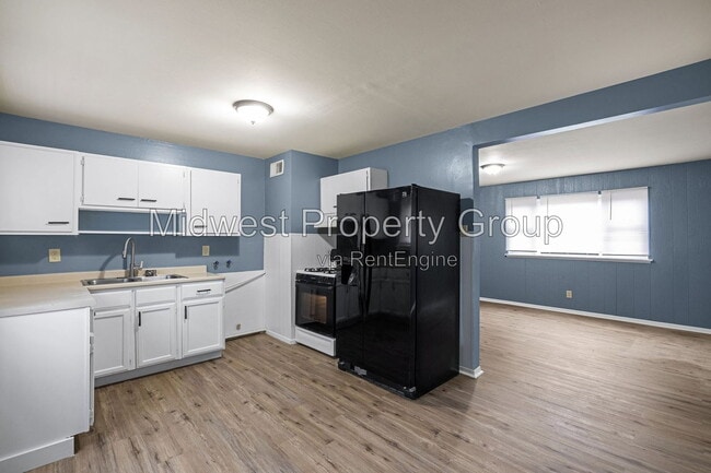Building Photo - 1432 E Pitman Ave