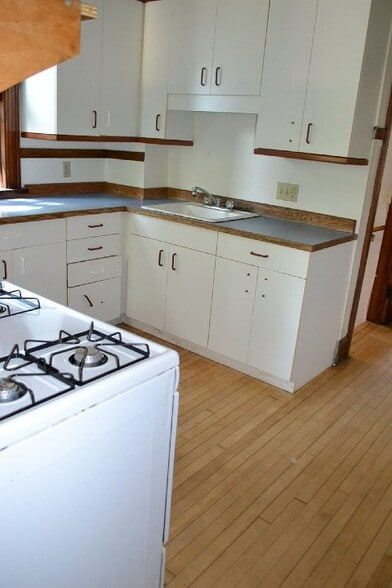 Building Photo - 1617 Monroe St