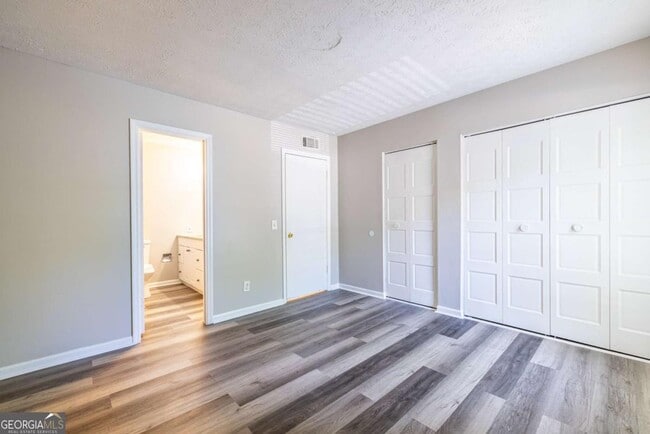 Building Photo - 1010 Mariners Ct