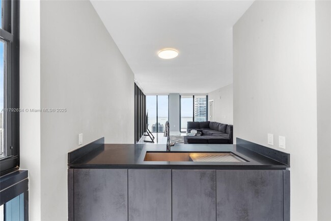Building Photo - 1010 Brickell Ave