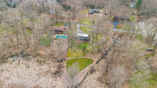 Building Photo - Pet-Friendly 4 Bed, 2.5 Bath Home with Lak...
