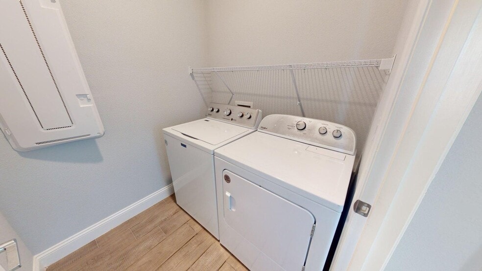 Building Photo - 177 Killarney Ave