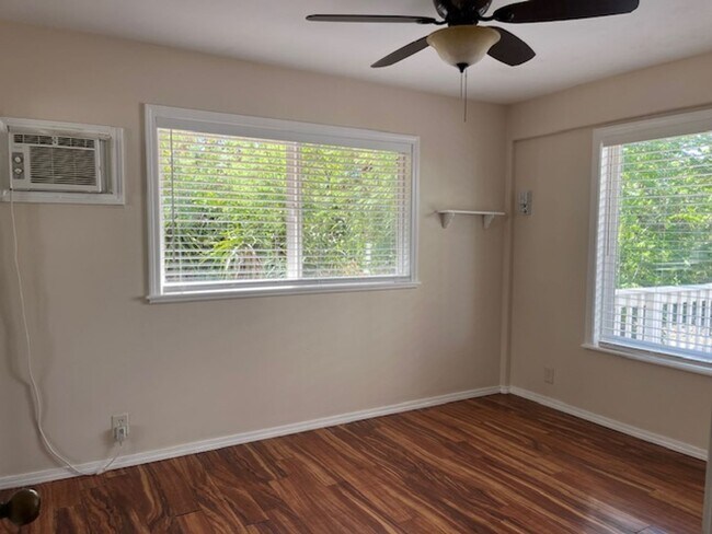 Building Photo - 3 Bedroom / 3 Bath Home with Ocean Views and World Class Surfing on Ali'i Dr