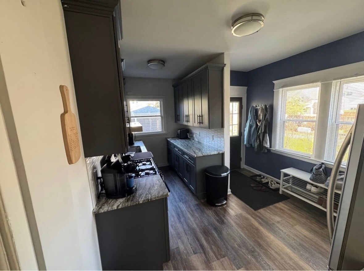 Building Photo - 1566 Newman Ave