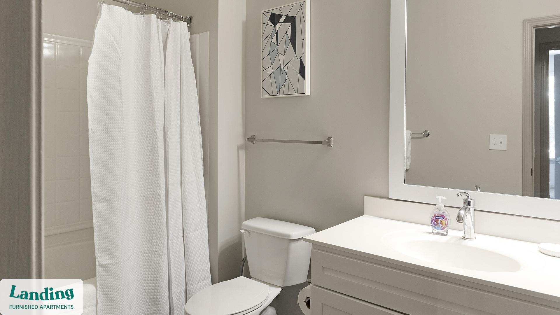 Building Photo - 900 E Six Forks Rd