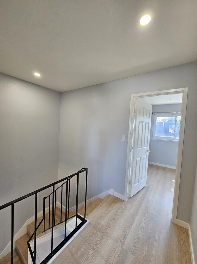 Building Photo - 2055 Aldengate Way