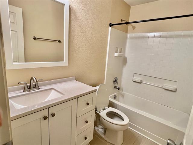 Building Photo - 2209 Malone Dr