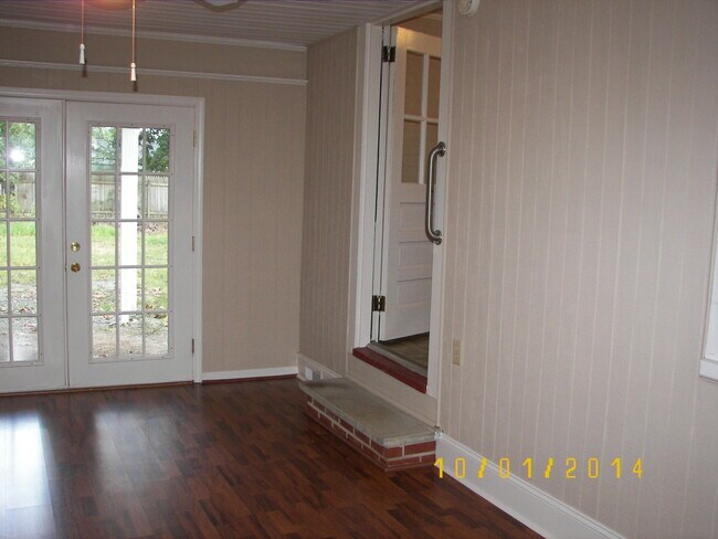 Building Photo - --- Very Nice Ranch Style Home ---
