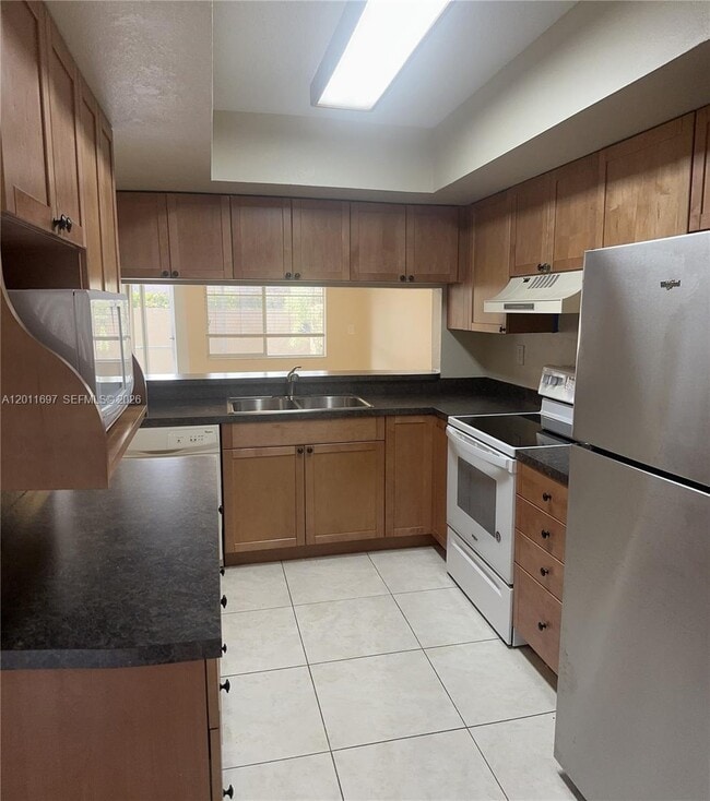 Building Photo - 7885 NW 7th Ct
