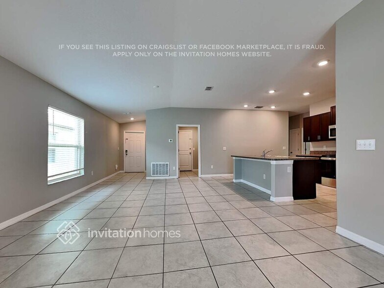 Building Photo - 1561 Blue Rose Dr