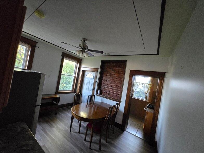 Building Photo - 2325 Reading Rd