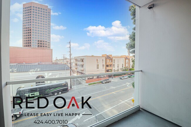 Building Photo - 1168 S Barrington Ave