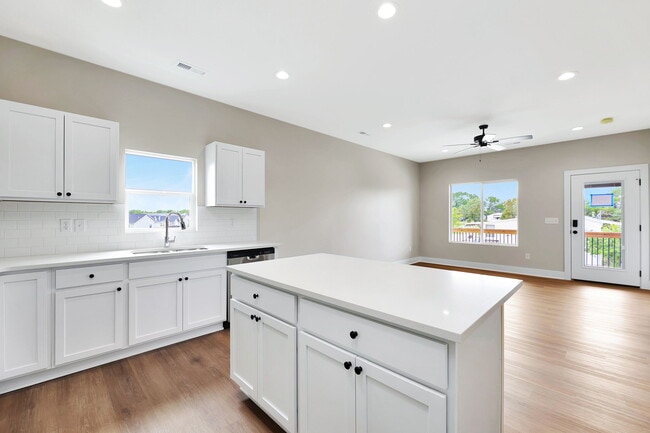 Building Photo - 333 Turnpike Rd