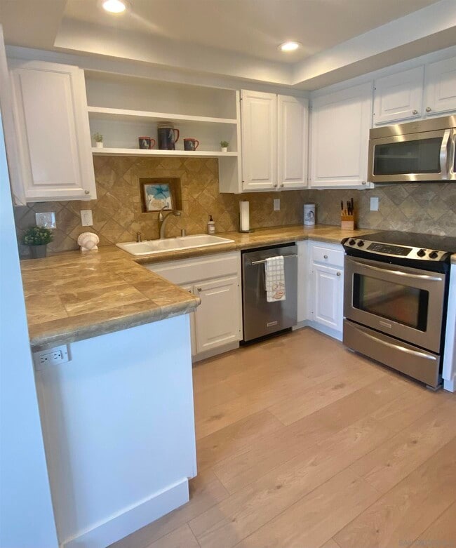 Building Photo - 16 Montego Ct