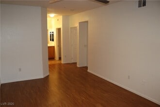 Building Photo - 50 Aura de Blanco St