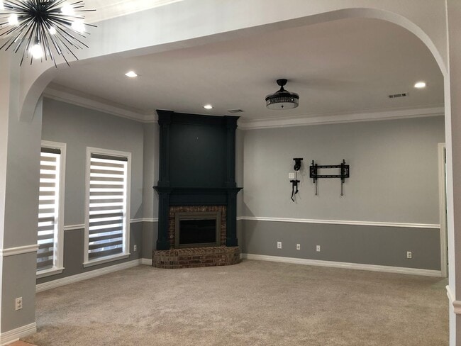 Building Photo - 6000 Zachary Cir