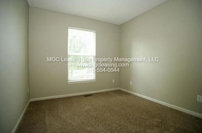 Building Photo - Single-Family Home in Oak Ridge Meadows in Lee's Summit!