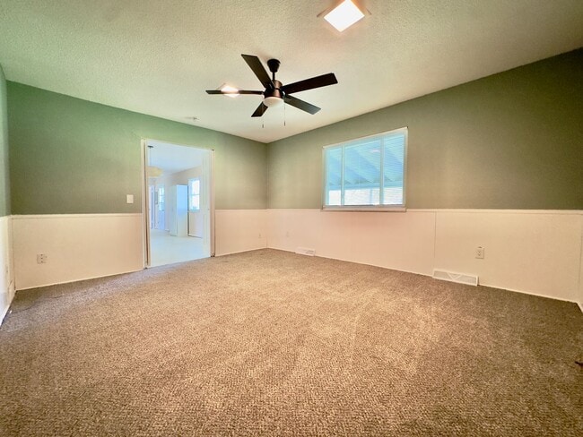 Building Photo - 5247 Silvertown Dr