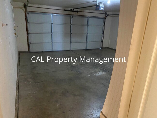 Building Photo - 3 Bed/ 2 Bath home in Soledad, CA