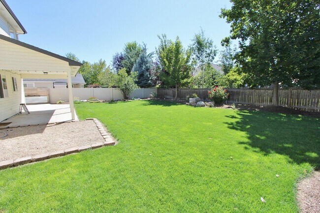 Building Photo - 4325 N McKinley Pk Ave