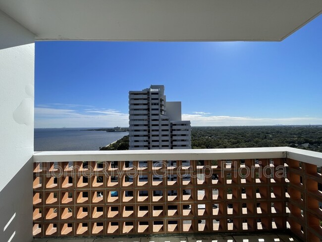 Building Photo - 4015 Bayshore Blvd