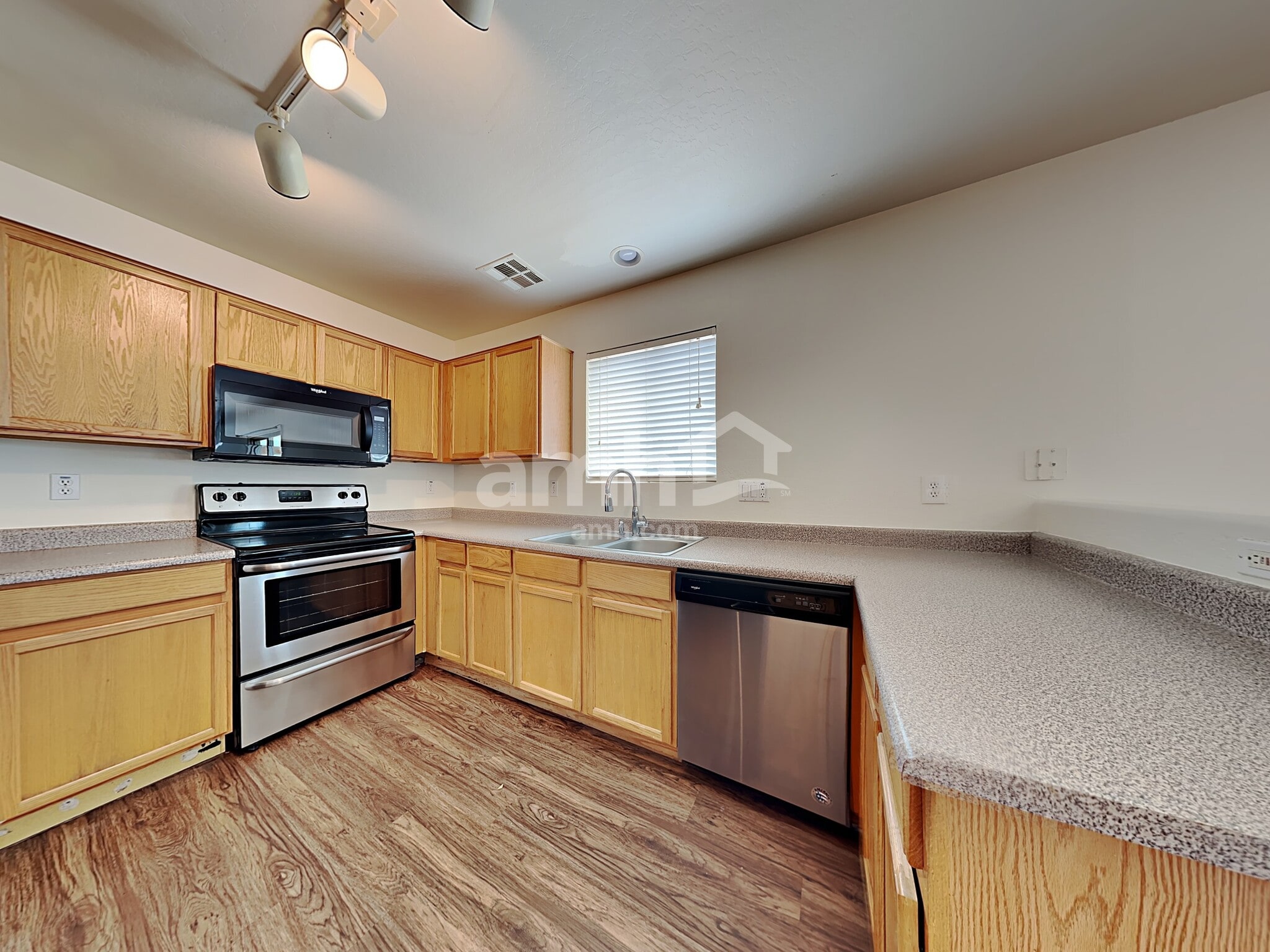 Building Photo - 6727 W Desert Ln