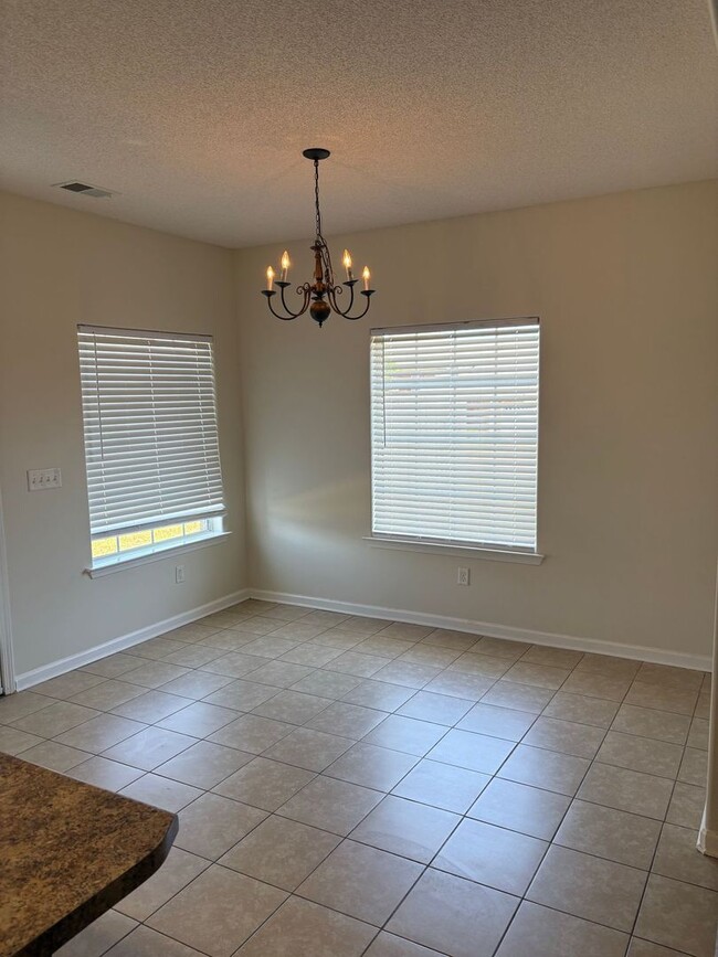 Building Photo - Spacious, Remodeled Home in Cordova