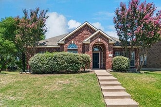Building Photo - 1823 Bur Oak Dr