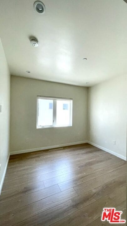 Building Photo - 5230 Satsuma Ave
