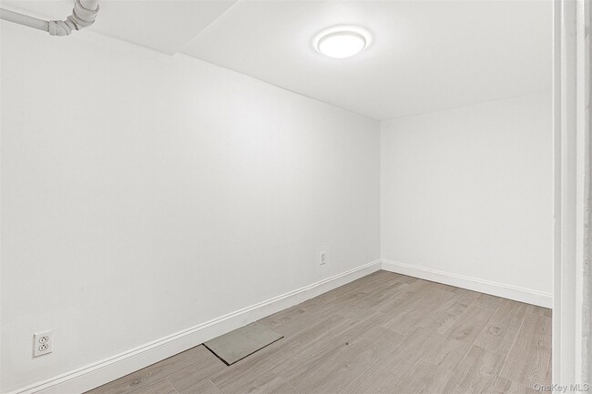 Building Photo - 93-01 71st Ave