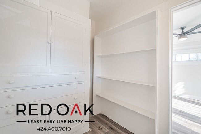 Building Photo - 4626 Wall St