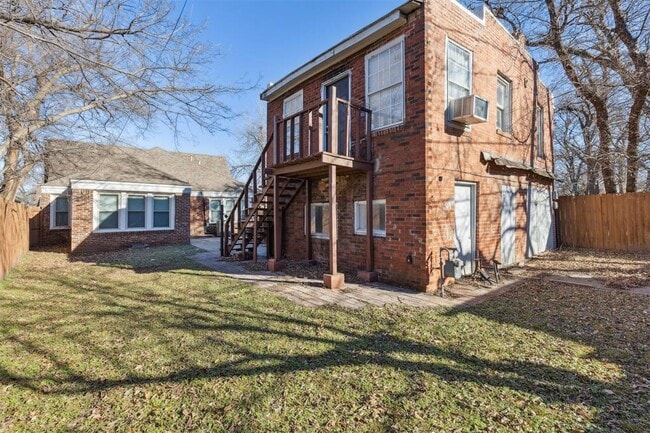 Building Photo - 1220 NW 43rd St