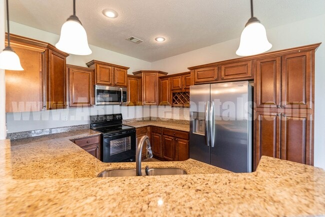 Building Photo - Great Neighborhood!