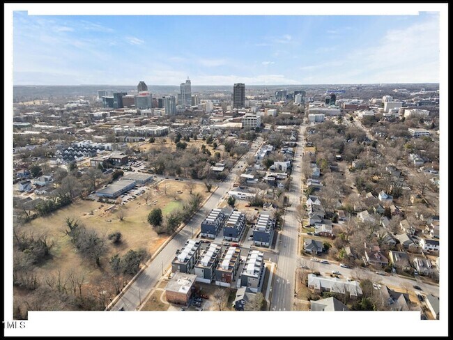 Building Photo - 712 E Edenton St