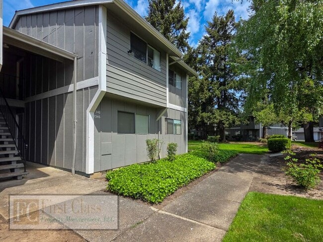 Building Photo - 1348 NE 186th Ave
