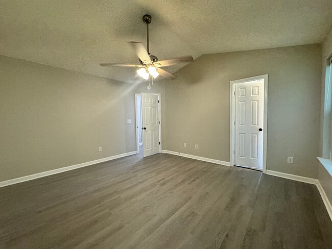 Building Photo - Room in House on Feldspar Way