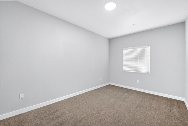 Building Photo - 66274-274 Hacienda Ave