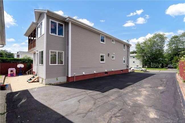 Building Photo - 51 Janet Dr