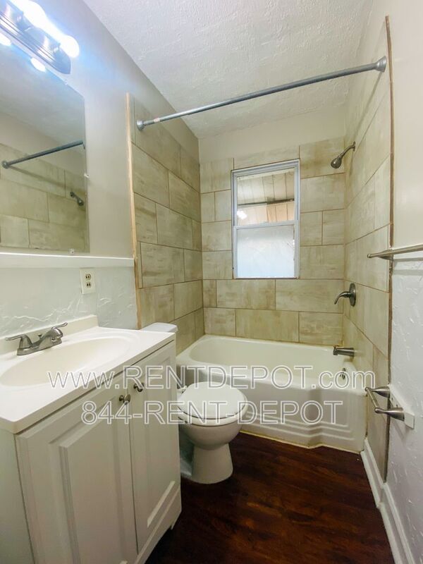 Building Photo - 629 S Harlan Ave