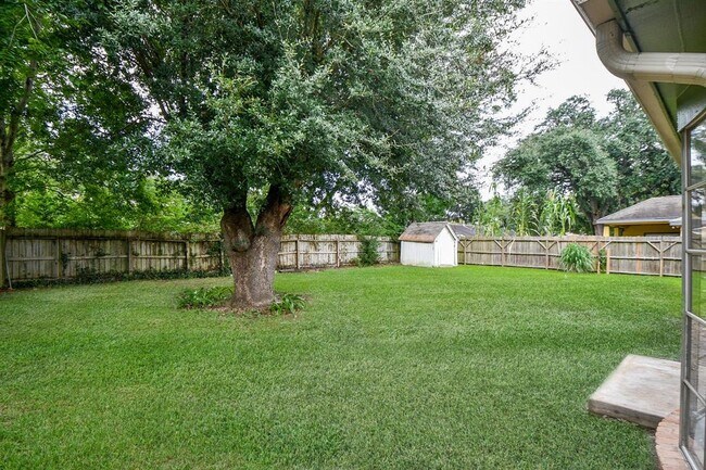 Building Photo - 12314 Plumpoint Dr