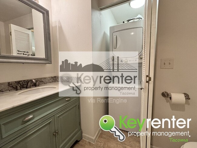 Building Photo - 323 S 30th St