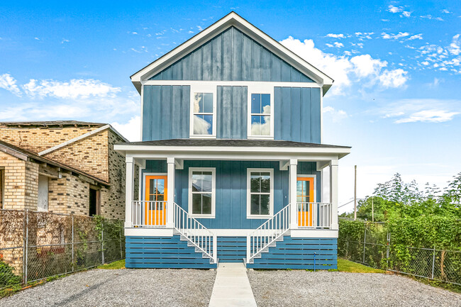 Building Photo - 1838 Egania St