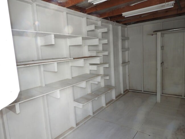 Building Photo - 2412 Ashfork Ave