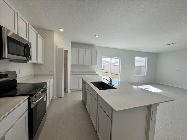 Building Photo - 1946 Sarah St