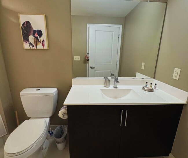 Building Photo - 1200 S Fern St